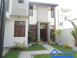 House for Sale at Thalawathugoda